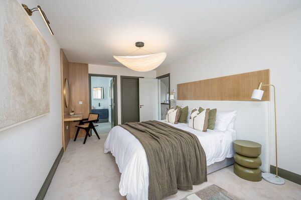 Mid level optional en suite main bedroom, or the top floor one is as good for parents with older children Mid level optional en suite main bedroom, or the top floor one is as good for parents with older children