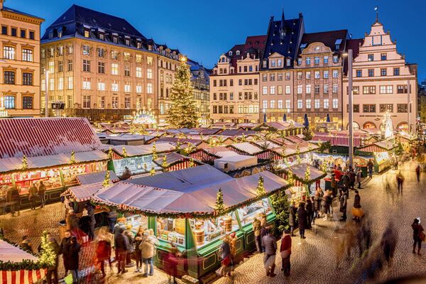 Leipzig: market place with Christmas market. Photograph: Philipp Kirschner. ©Leipzig Tourismus und Marketing GmbH/Philipp Kirschner Leipzig: market place with Christmas market. Photograph: Philipp Kirschner. ©Leipzig Tourismus und Marketing GmbH/Philipp Kirschner