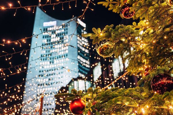 Der Weihnachtsmarkt am Augustusplatz. ©Leipzig Tourismus und Marketing GmbH/Philipp Kirschner Der Weihnachtsmarkt am Augustusplatz. ©Leipzig Tourismus und Marketing GmbH/Philipp Kirschner