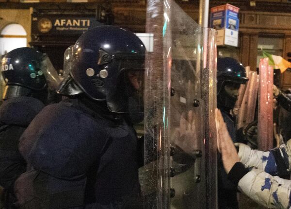 Scenes from Dublin city centre as protesters clash with gardaí on Thursday. Picture: Colin Keegan/ Collins Dublin Scenes from Dublin city centre as protesters clash with gardaí on Thursday. Picture: Colin Keegan/ Collins Dublin