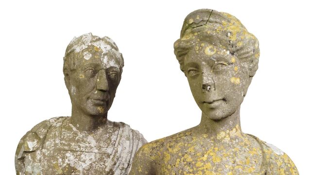 <p>A pair of 18th-century or earlier marble busts of Julius Caesar and Cleopatra at Sheppards.</p>