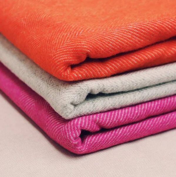 100% wool throw, Sómas, €110 100% wool throw, Sómas, €110